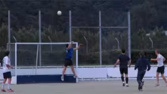 Nigel Alefosio forgets he isn’t 20 m tall