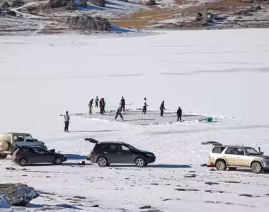 Poolburn pond hockey