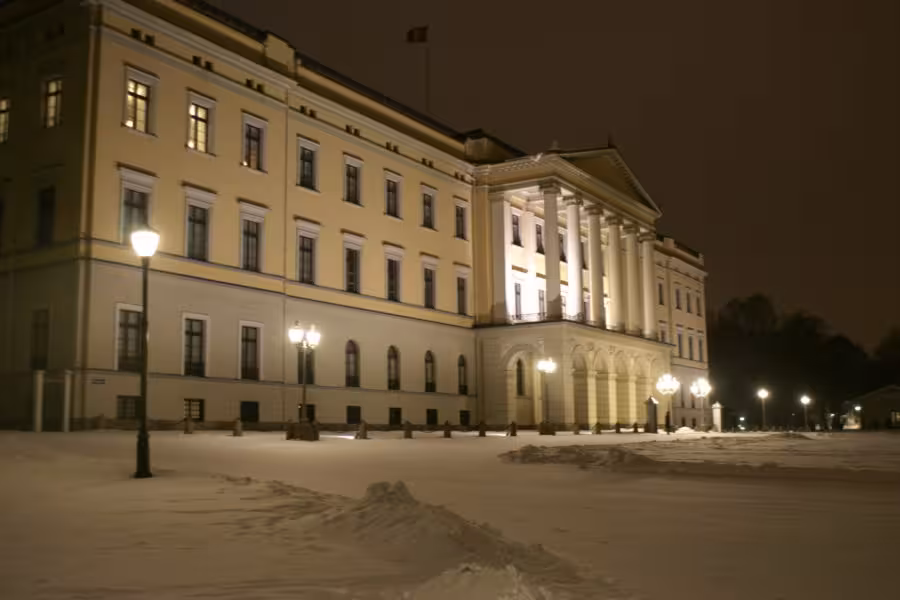 We stopped off at the palace after dinner. I used to live not far from here back when I lived in Oslo.