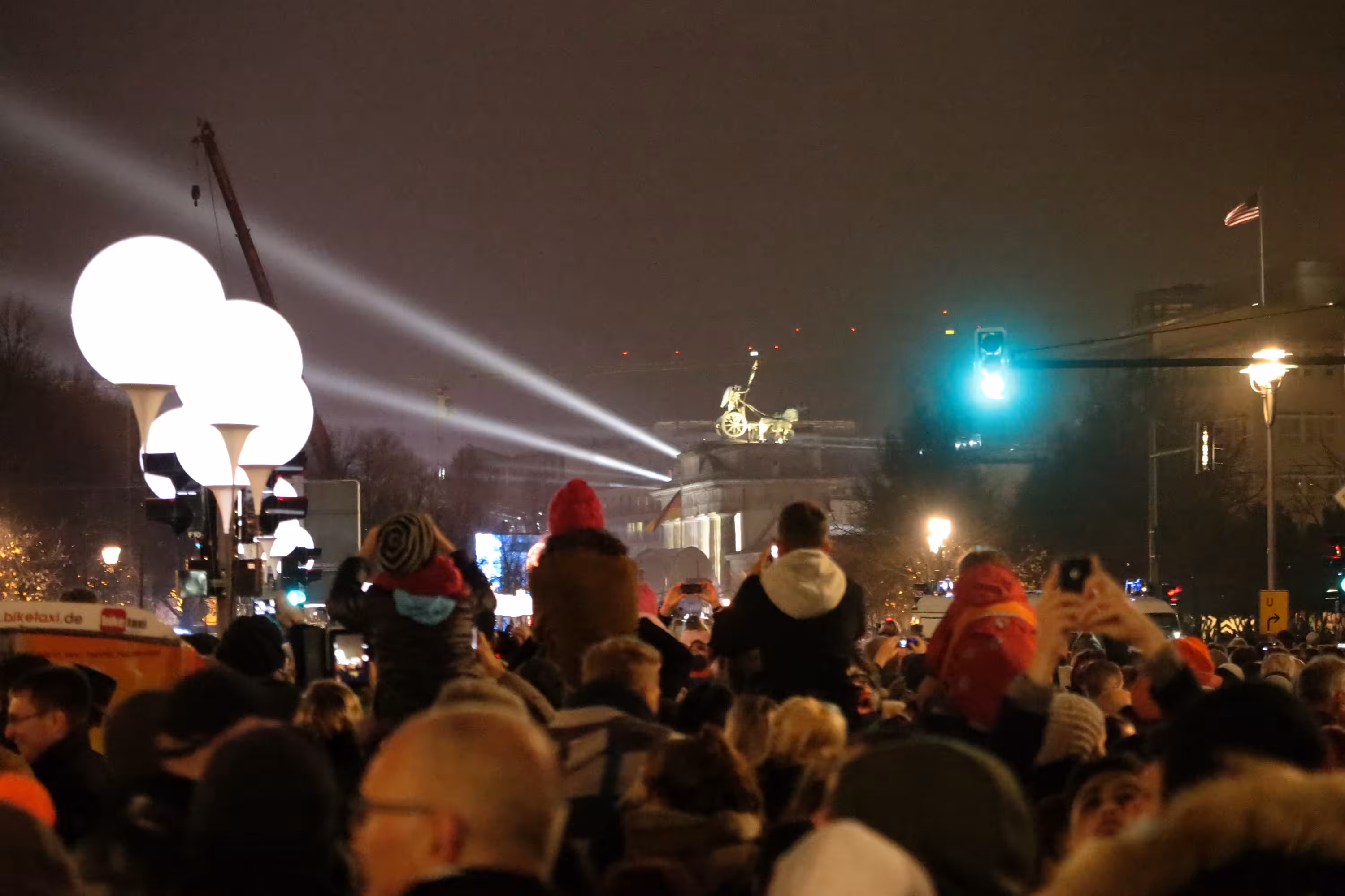 Berlin mauerfall balloons