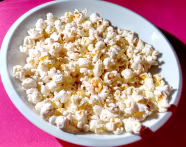 Potassium chloride seasoned popcorn