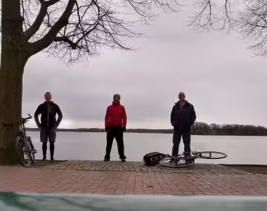Social distance cycling